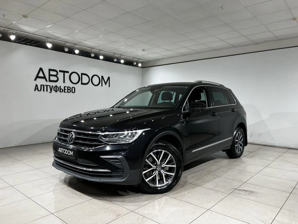 Volkswagen Tiguan Status 2.0 AMT 4WD (180 л.с.) фото 1
