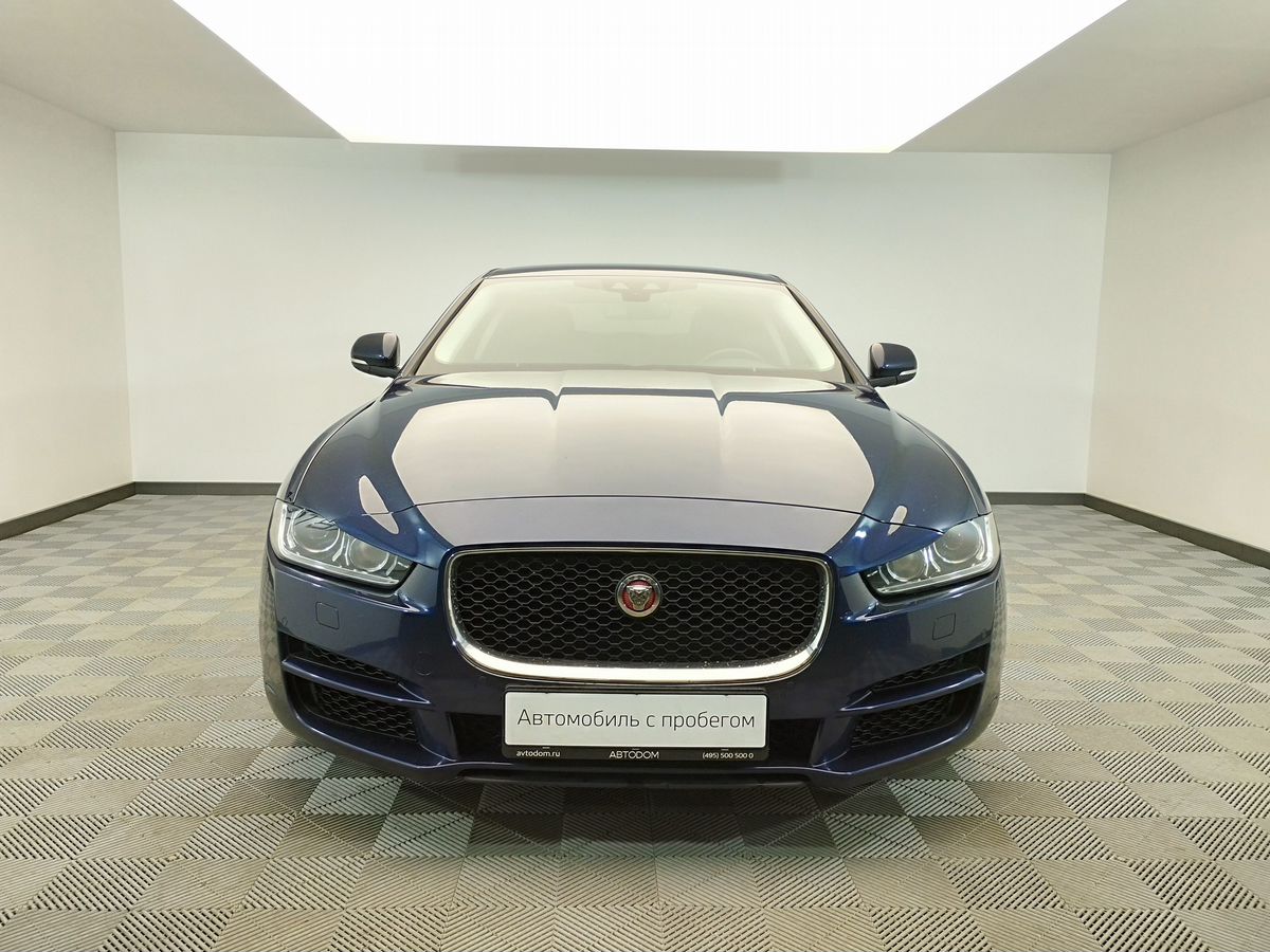 Jaguar XE Base 2.0 AT 4WD (250 л.с.) фото 3