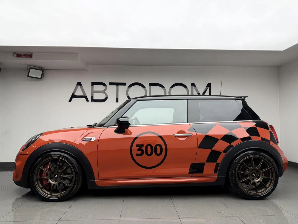 MINI Hatch John Cooper Works JCW 2.0 AT (231 л.с.) фото 2