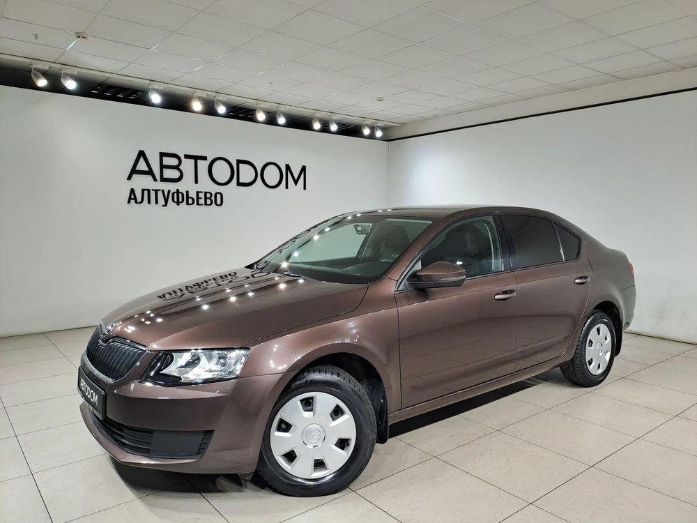 Skoda Octavia Ambition 1.6 MT (110 л.с.) фото 1