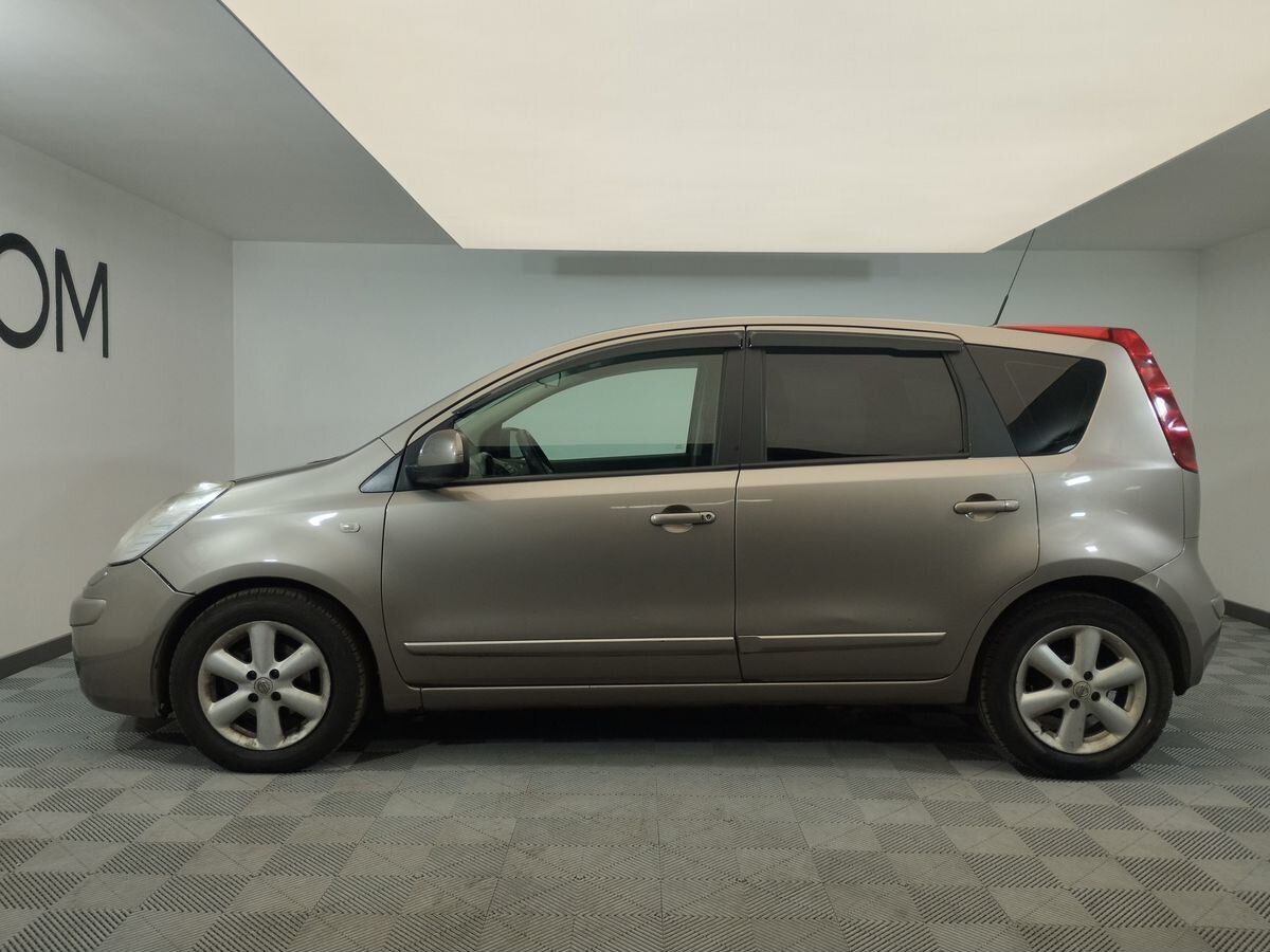 Nissan Note Luxury +climate-control 1.6 AT (110 л.с.) фото 2