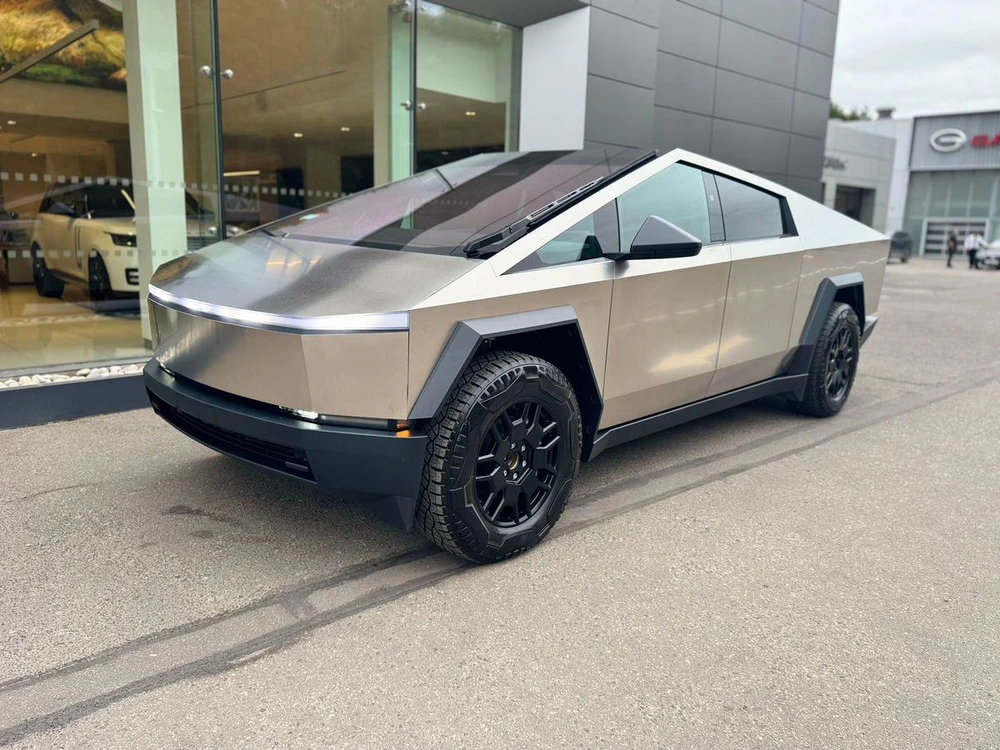 Tesla Cybertruck All-Wheel Drive 123 kWh Electro AT 4WD (448 кВт) фото 1