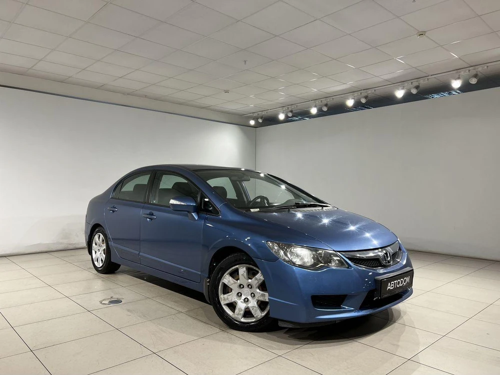 Honda Civic Base 1.8 AT (140 л.с.) фото 2