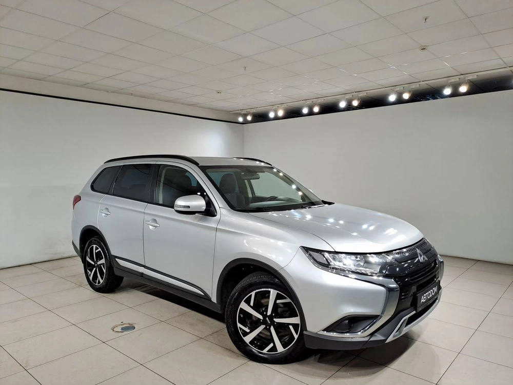 Mitsubishi Outlander Intense+ (2018-2021) 2.0 CVT 4WD (146 л.с.) фото 2