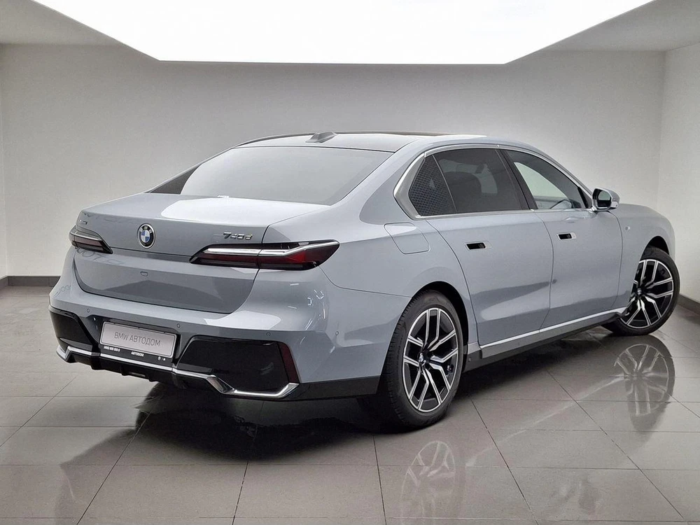BMW 7 серии M Sport Pro 3.0d AT 4WD (286 л.с.) фото 3