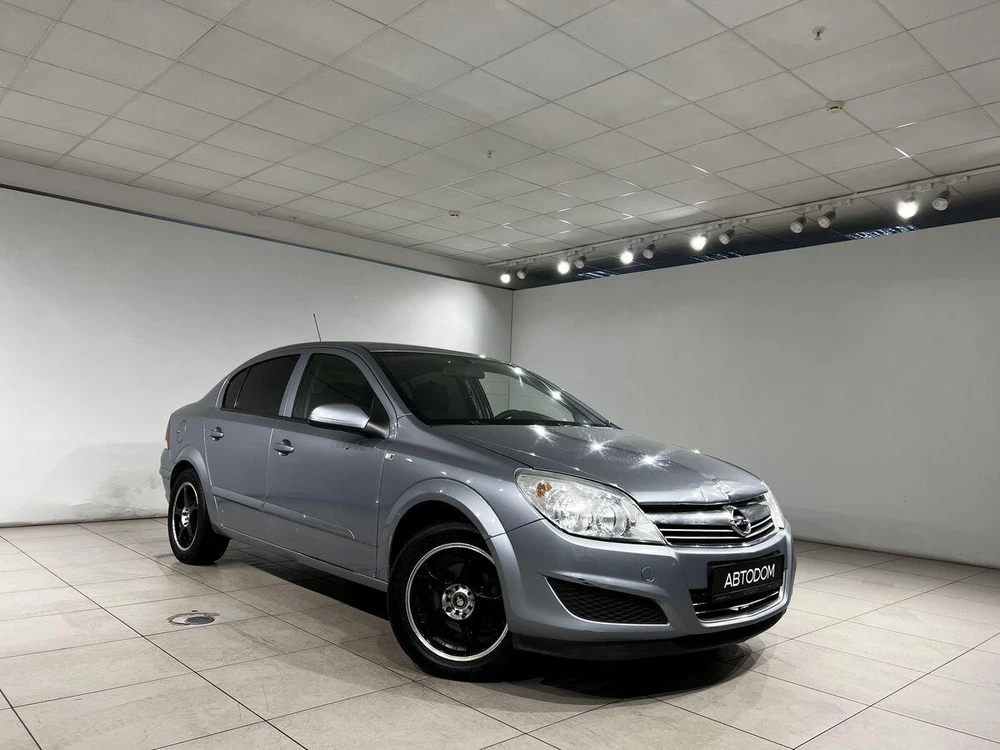 Opel Astra Cosmo 1.6 MT (115 л.с.) фото 2