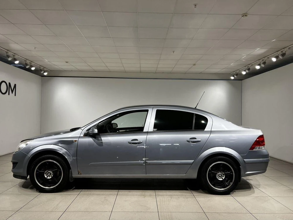 Opel Astra Cosmo 1.6 MT (115 л.с.) фото 3