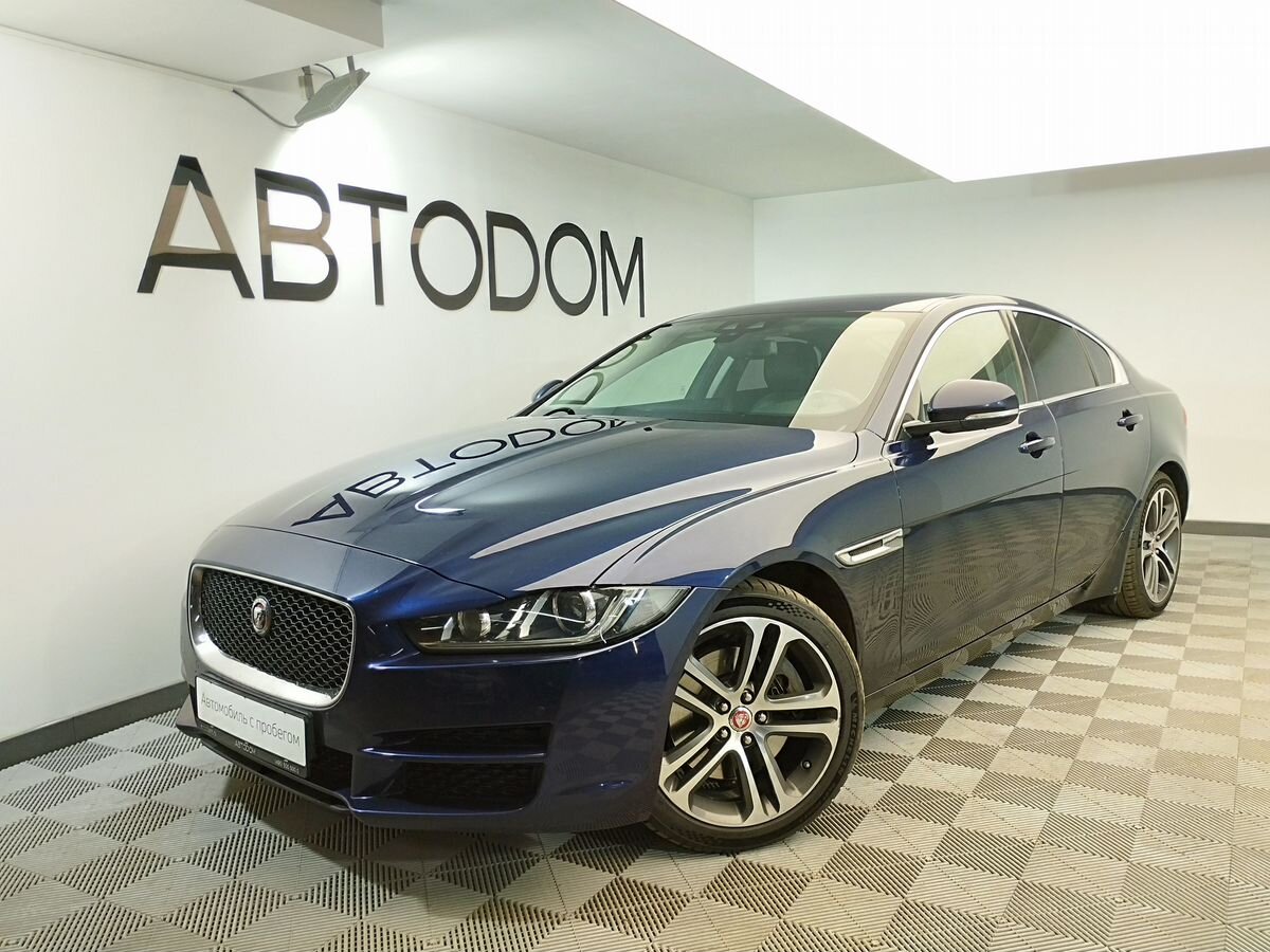 Jaguar XE Base 2.0 AT 4WD (250 л.с.) фото 1