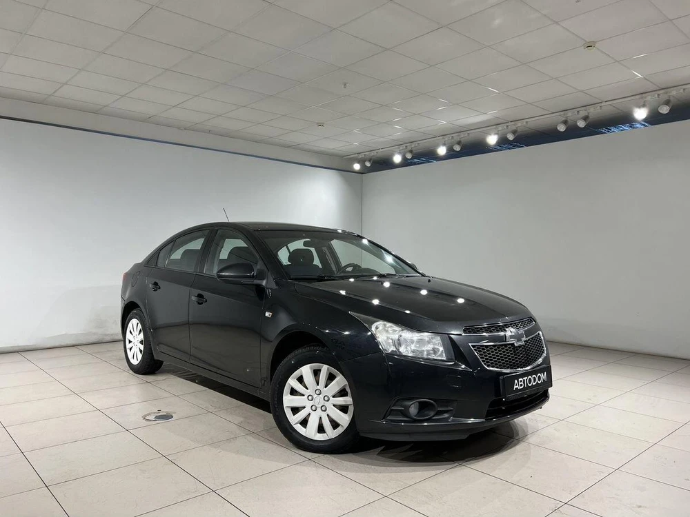 Chevrolet Cruze Base 1.8 MT (141 л.с.) фото 2
