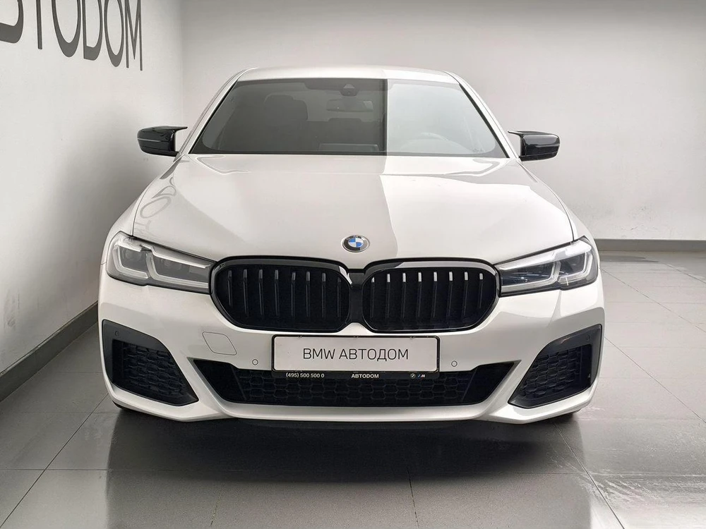 BMW 5 серии M Sport Pure 520 2.0d AT 4WD (190 л.с.) фото 3