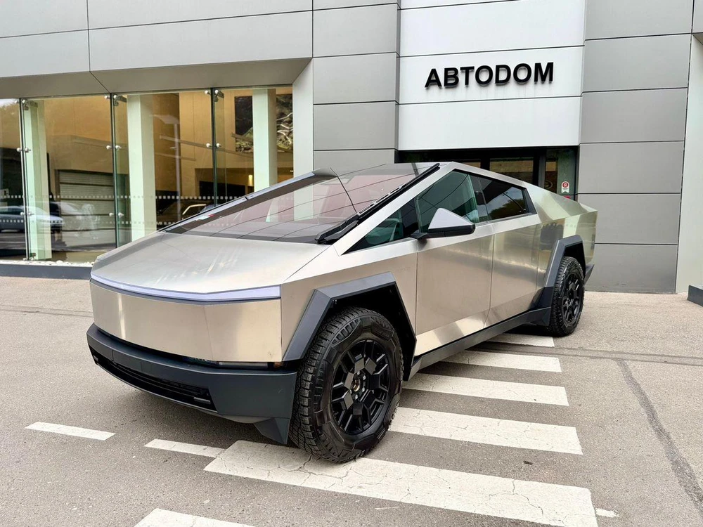 Tesla Cybertruck All-Wheel Drive 123 kWh Electro AT 4WD (448 кВт) фото 2