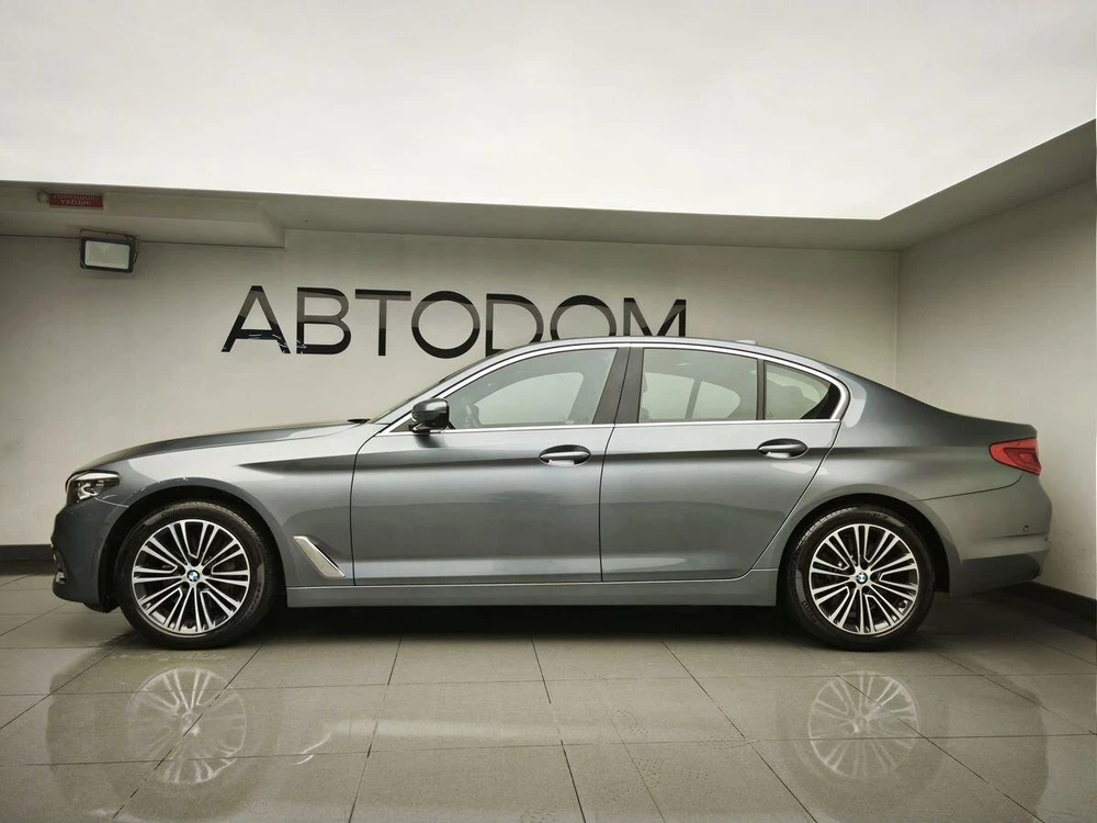 BMW 5 серии Base 540 3.0 AT 4WD (340 л.с.) фото 2