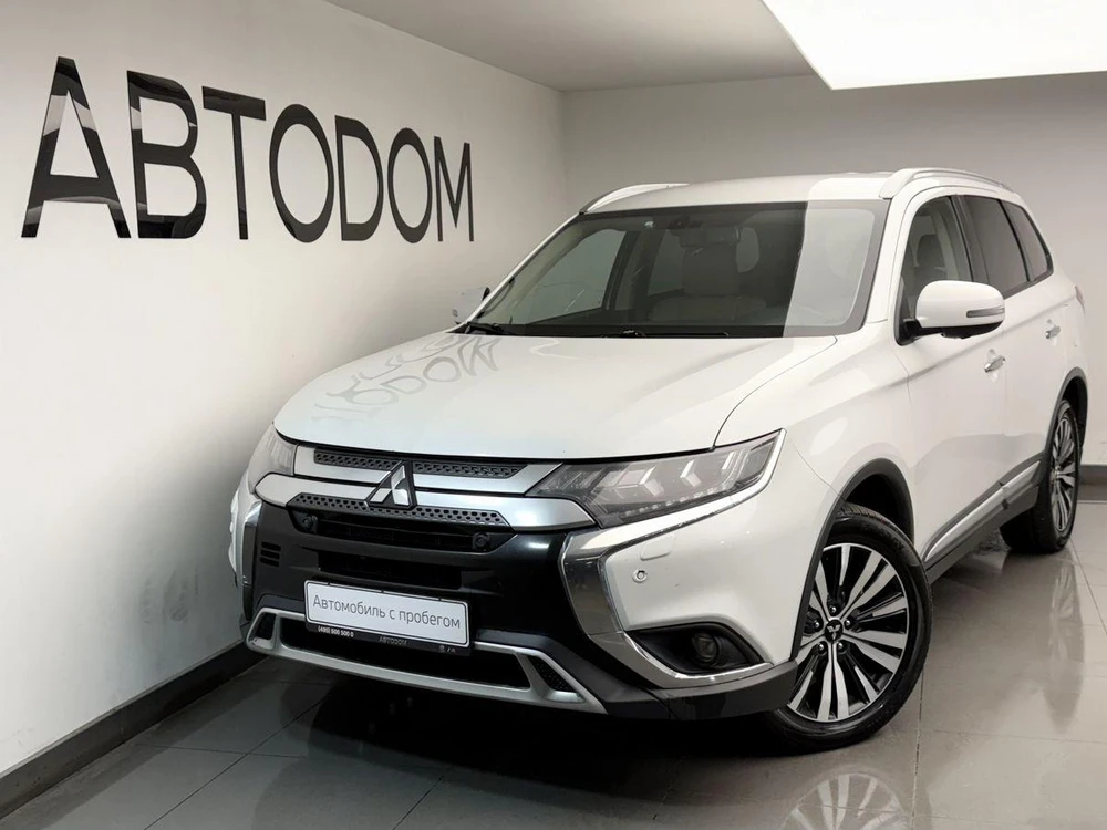 Mitsubishi Outlander Ultimate (Beige) 2.4 CVT 4WD (167 л.с.) фото 1