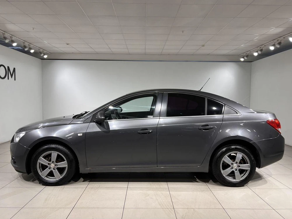 Chevrolet Cruze LT sedan 1PR69KBF1 1.8 AT (141 л.с.) фото 3