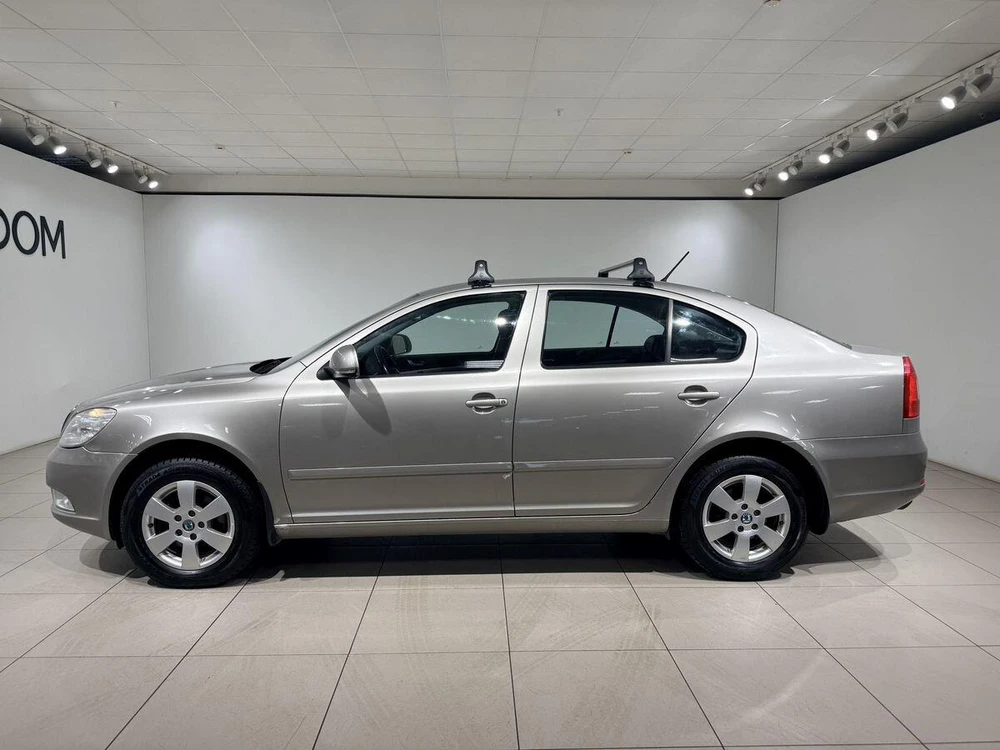 Skoda Octavia Elegance 1.8 AMT (152 л.с.) фото 3