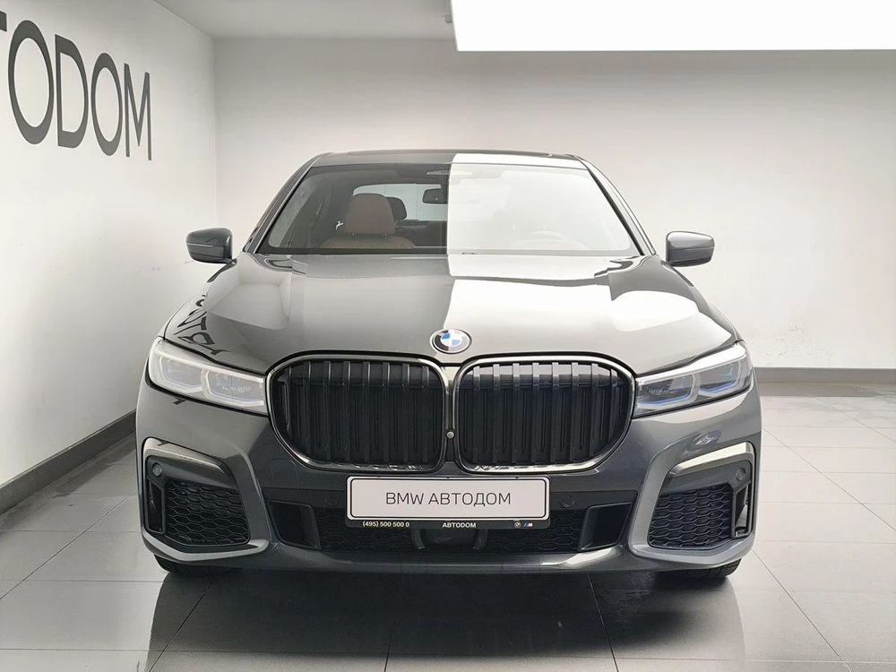 BMW 7 серии Base 750 4.4 AT 4WD (530 л.с.) фото 3