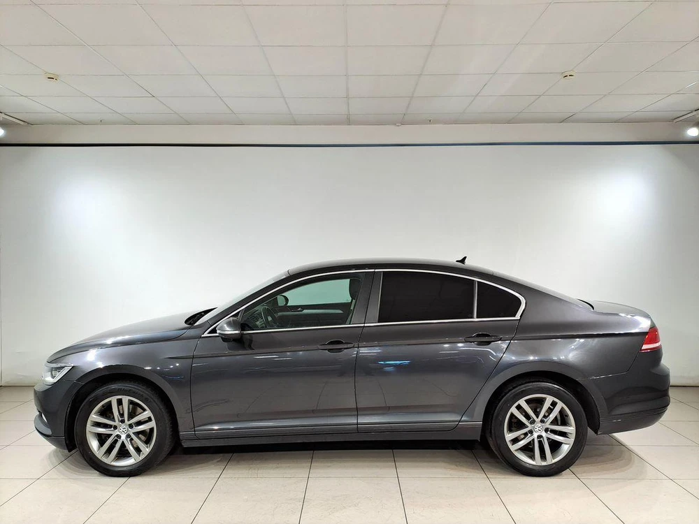 Volkswagen Passat Highline 1.8 AMT (180 л.с.) фото 3