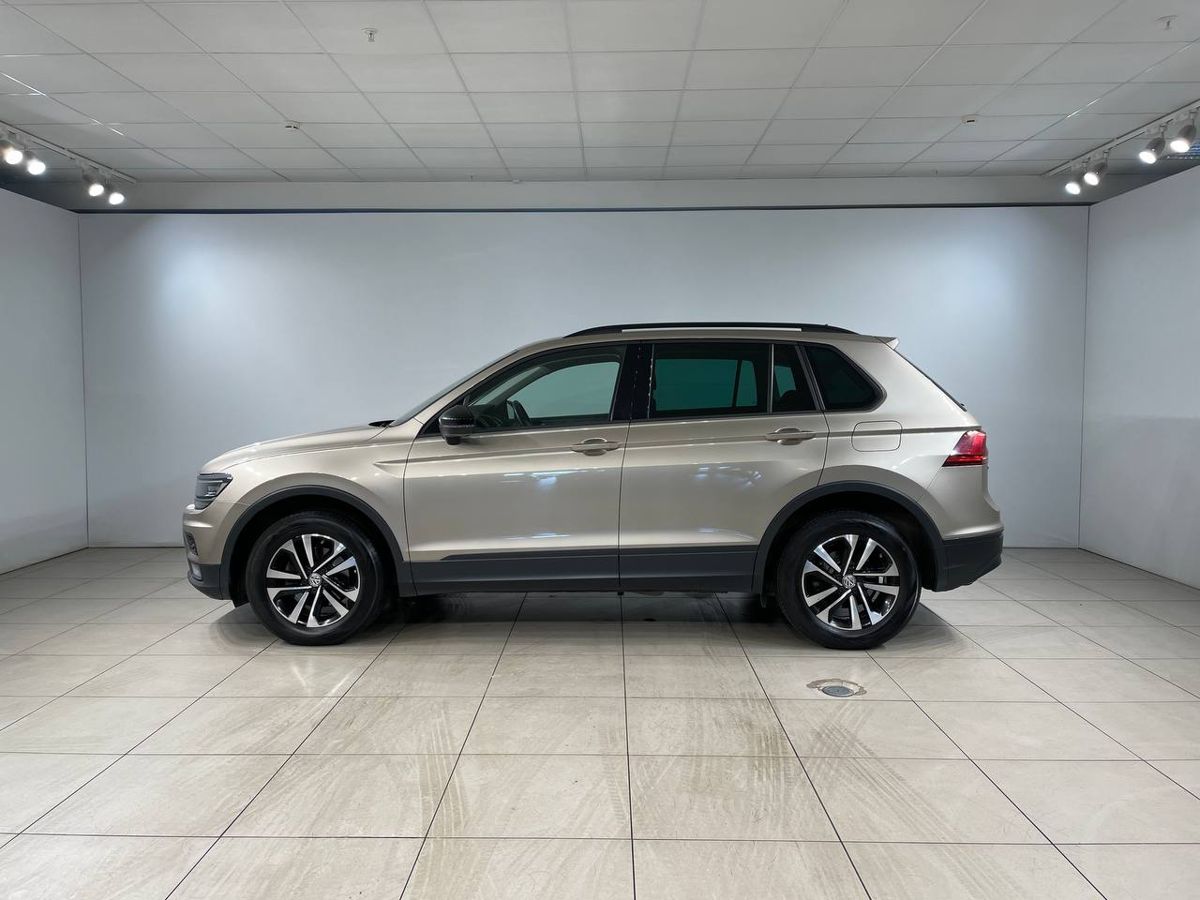 Volkswagen Tiguan Connect 1.4 AMT 4WD (150 л.с.) фото 3