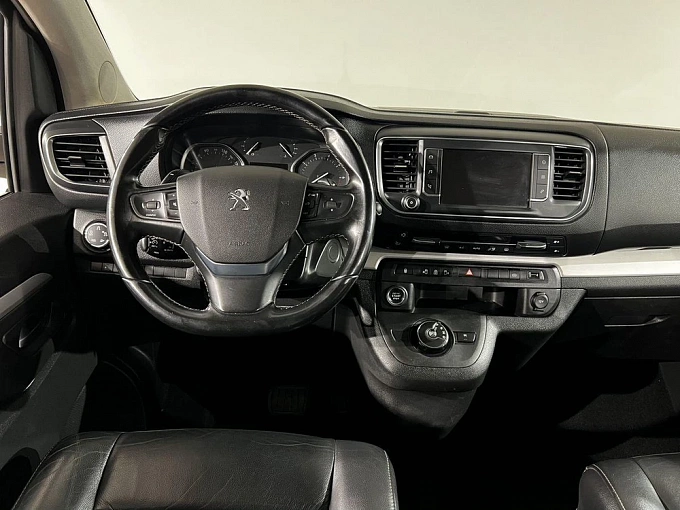Traveller Business VIP 2.0d AT LWB (7 мест) (150 л.с.) фото 10