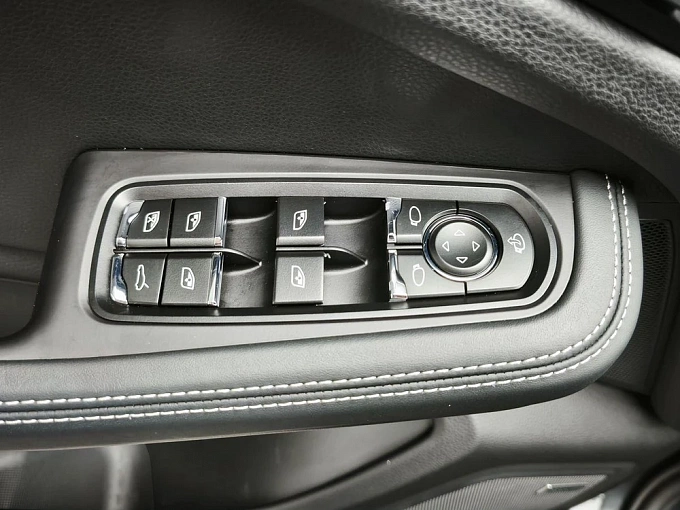 Macan Base 2.0 AMT 4WD (265 л.с.) фото 18
