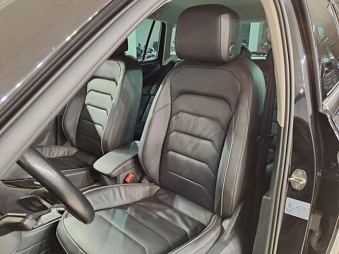 Tiguan Connect Plus 2.0d AMT 4WD (150 л.с.) фото 11