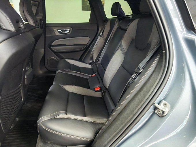 XC60 R-Design 2.0 AT 4WD (249 л.с.) фото 11