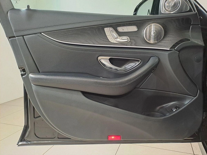 E-Класс Sport Plus 300 2.0d AT 4Matic (249 л.с) фото 18