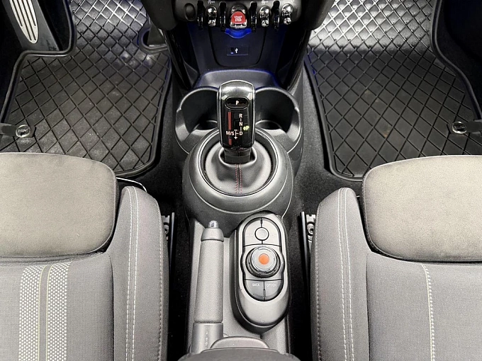 Hatch John Cooper Works JCW 2.0 AT (231 л.с.) фото 22