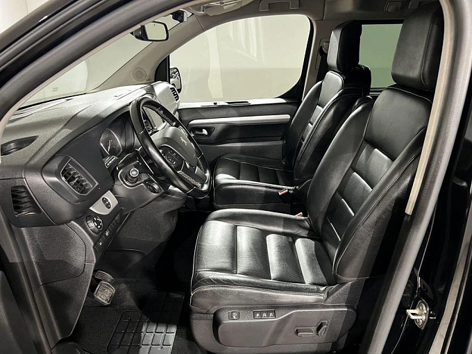 Traveller Business VIP 2.0d AT LWB (7 мест) (150 л.с.) фото 11
