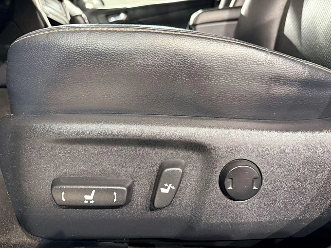 Camry Exclusive 2.5 AT (181 л.с.) фото 18