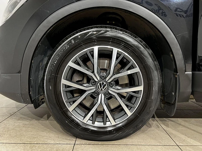 Tiguan Status 2.0 AMT 4WD (180 л.с.) фото 18