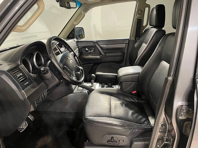 Pajero Instyle 3.0 AT 4WD (174 л.с.) фото 14