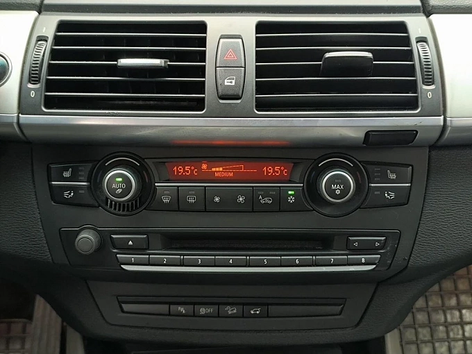 X5 Base 3.0d AT 4WD (306 л.с.) фото 15