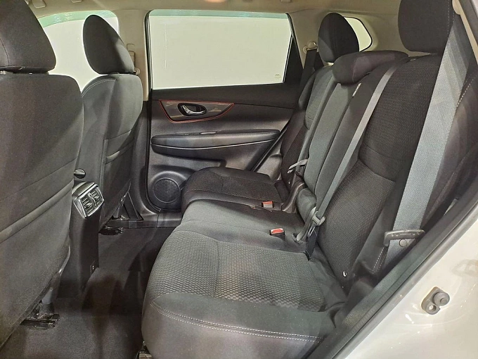 X-Trail SE+ (2018-2020) 2.5 CVT 4WD (171 л.с.) фото 12
