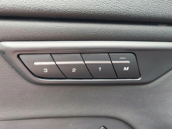 E-Pace R-Dynamic HSE 2.0d AT 4WD (180 л.с.) фото 18