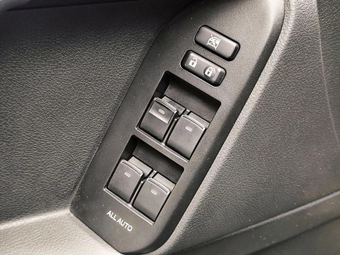 Land Cruiser Prado Elegance 2.8d AT 4WD (200 л.с.) фото 17