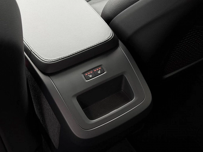 XC90 Momentum 2.0 AT 4WD (7 мест) (249 л.с.) фото 19