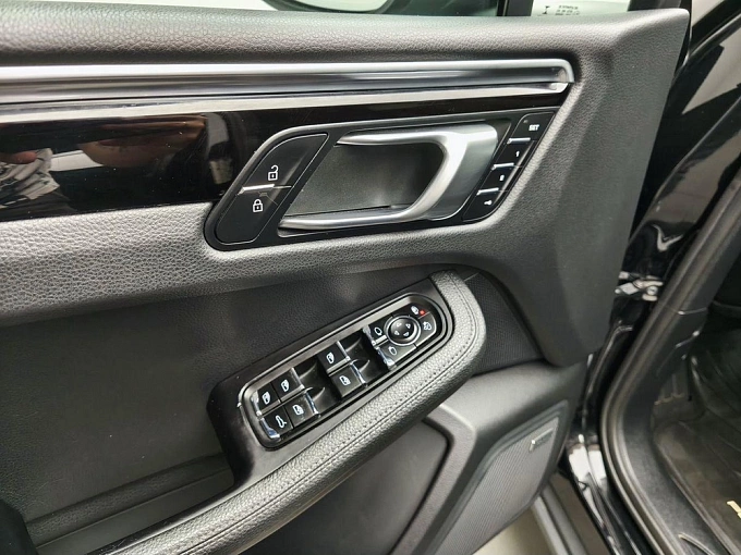 Macan Base 2.0 AMT 4WD (252 л.с.) фото 19
