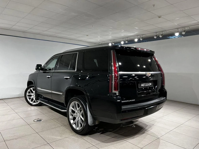 Escalade Luxury 6.2 AT 4WD (426 л.с.) фото 4