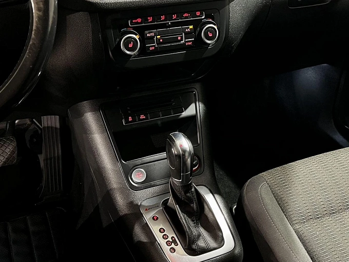 Tiguan Track & Field 2.0 AT 4WD (180 л.с.) фото 25