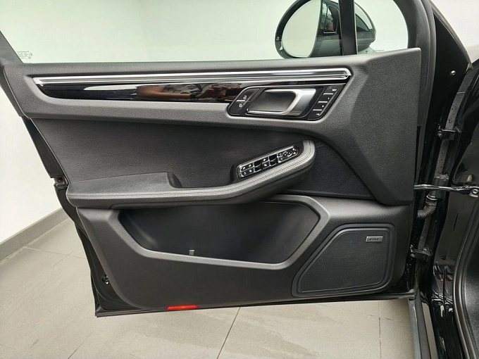 Macan Base 2.0 AMT 4WD (252 л.с.) фото 18