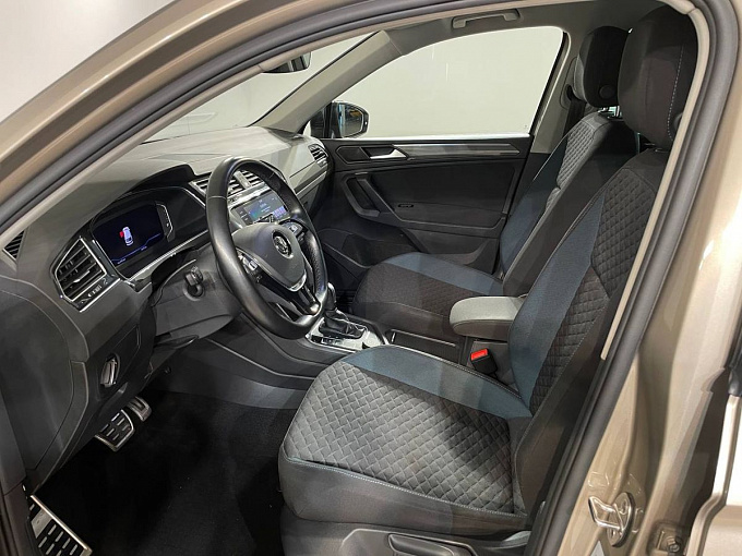 Tiguan Connect 1.4 AMT 4WD (150 л.с.) фото 9