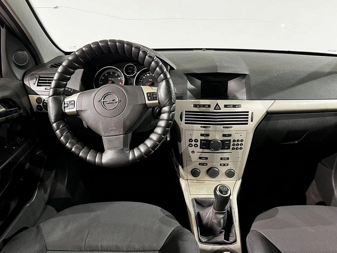 Astra Cosmo 1.6 MT (115 л.с.) фото 10