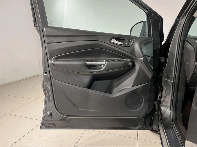 Kuga Titanium (2017) 2.5 AT (150 л.с.) фото 19