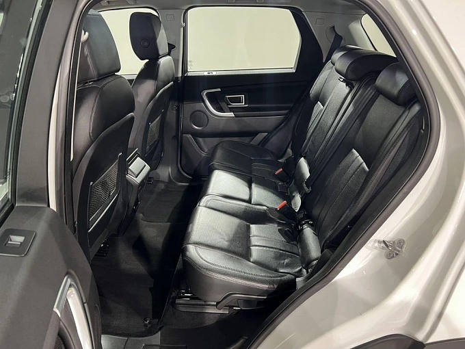 Discovery Sport SE 2.0 AT 4WD (240 л.с.) фото 12