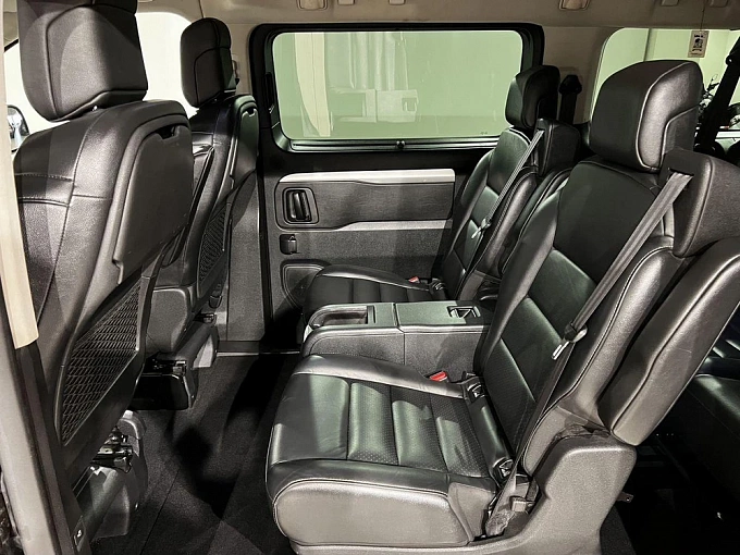 Traveller Business VIP 2.0d AT LWB (7 мест) (150 л.с.) фото 14