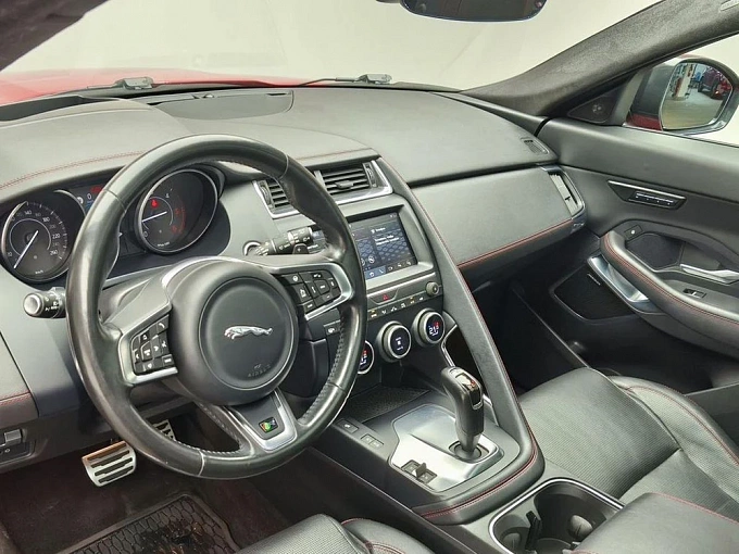 E-Pace R-Dynamic HSE 2.0d AT 4WD (180 л.с.) фото 8