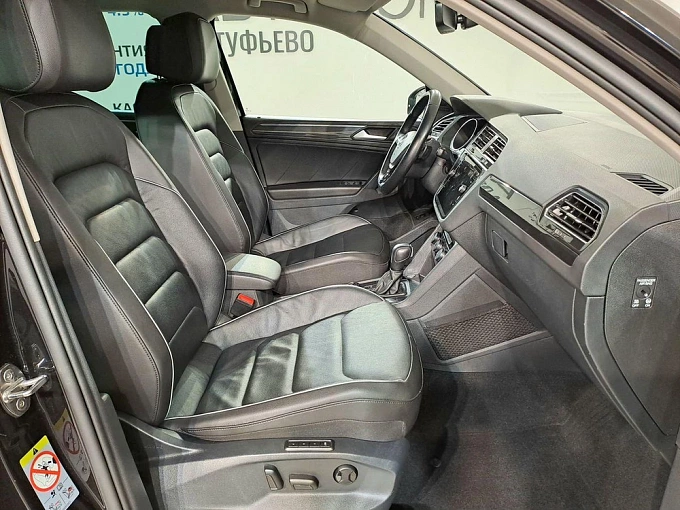 Tiguan Connect Plus 2.0d AMT 4WD (150 л.с.) фото 10