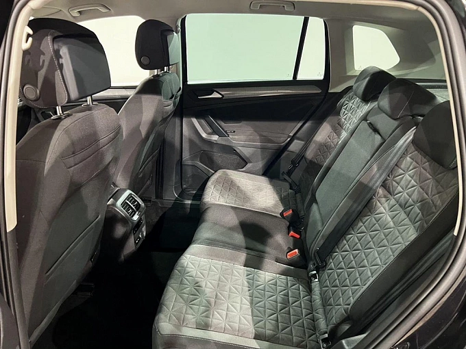 Tiguan Status 2.0 AMT 4WD (180 л.с.) фото 13