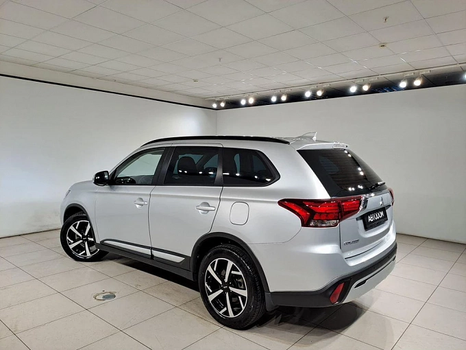 Outlander Intense+ (2018-2021) 2.0 CVT 4WD (146 л.с.) фото 4